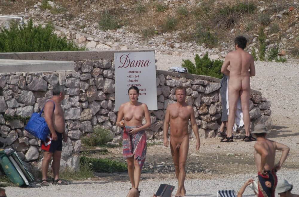 Baska Rock-Wall Path pics - Naturism teaches us to accept ourselves and others without embarrassment