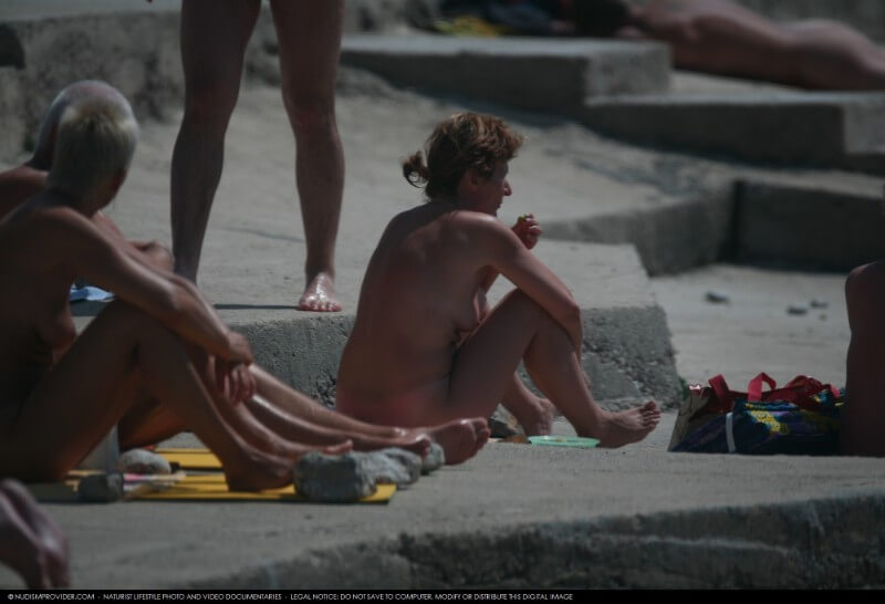 Nudist Rocky Family Angle gallery - Sincerity is the foundation of the nudist lifestyle