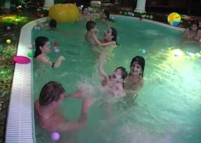 Naturist Freedom: Castle Fantasia - Minimizing clothing or nudism