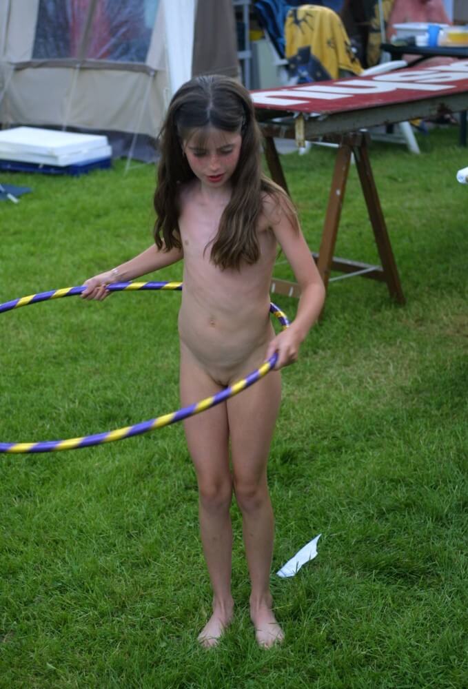 Holland Grass Hula Hoops pics - Nudism promotes respect for the environment