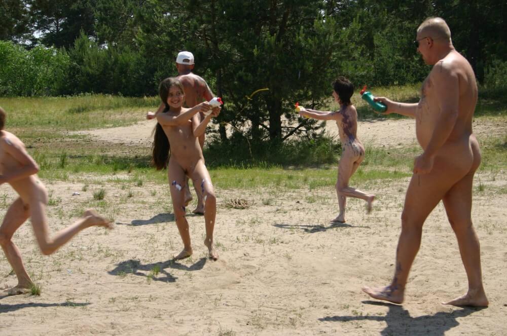 Kiev Group Painting Wild pics - Naturism creates harmony with the environment
