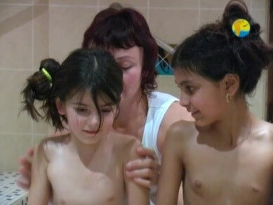 Naturist Freedom: Girls In Sauna upd - Nudism helps strengthen friendships