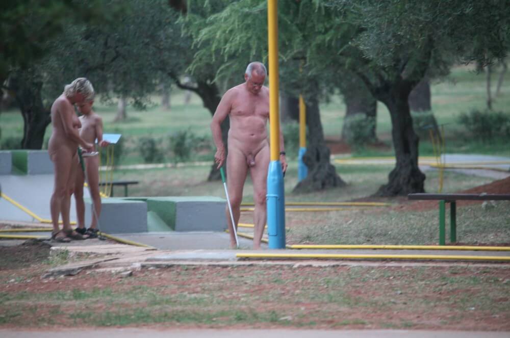Mini-Golf Nude Participants pics - Love for oneself and the environment are important values in naturism and nudism