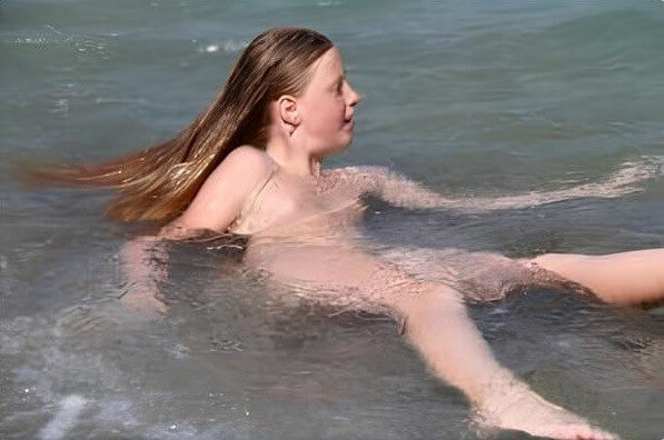 Turqoise Water Splash pics - The Cult of Nudity Is Open to All