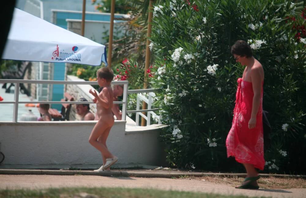 Naturist Pool Walkaround pics - Nudism brings joy to life