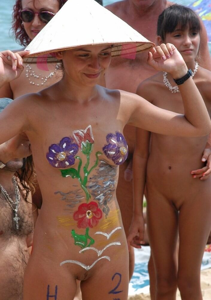 Nudist gathering on the beach video - The practice of nudism helps to overcome stereotypes and insecurities