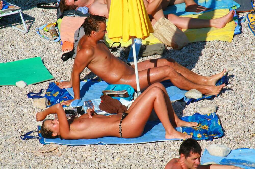 Ula FKK Bikini Couples Day pics - Nudism helps overcome prejudices and fears