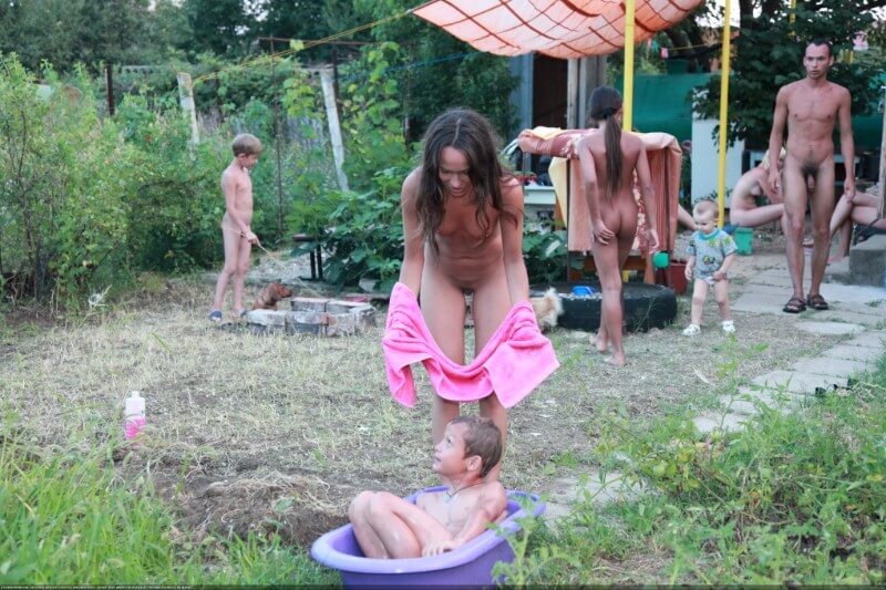 Green barrel of fun-grassy fields of gold photos - Naturism encourages sincerity and honesty regarding the body