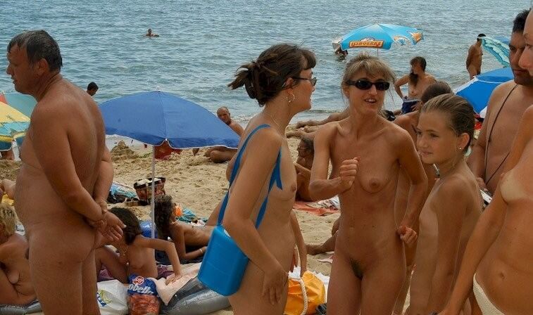 Documentary video naturism 1999 - Unrestricted freedom is a core value in nudism and naturism