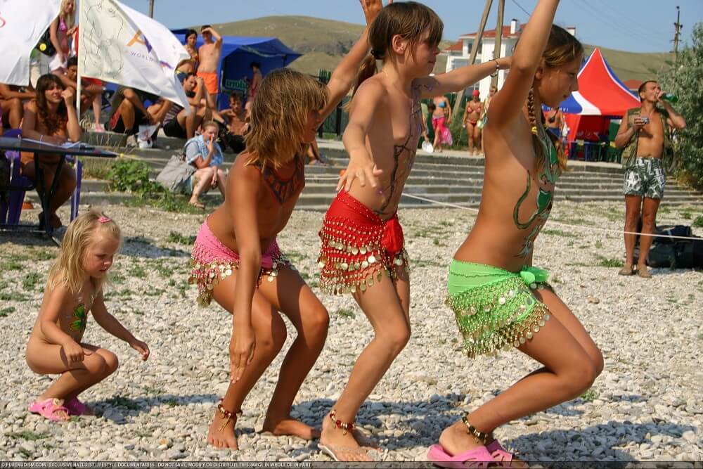 Festival and dancing photos - Nudity is a natural way to express respect for nature and oneself