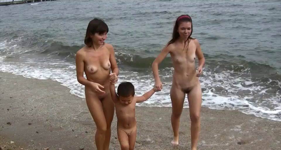 Land and Sea Naturism vol 1 - Nudists relax beautifully—a sight to behold