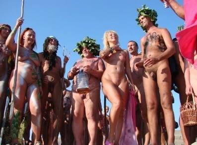 Nudism Beach Day photos - The natural beauty of the body is revealed in nudism
