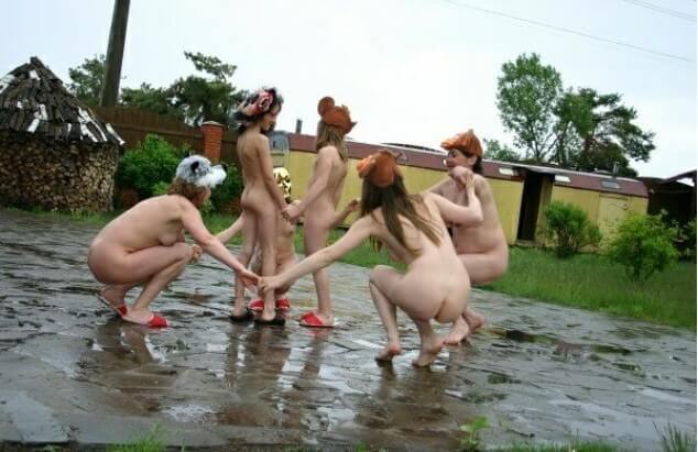 Naturism photo gallery # 23 - Freedom as the core principle of naturism