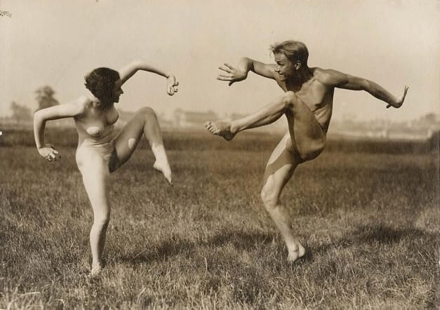 Jazz, dancing and naturism - She appeared completely naked