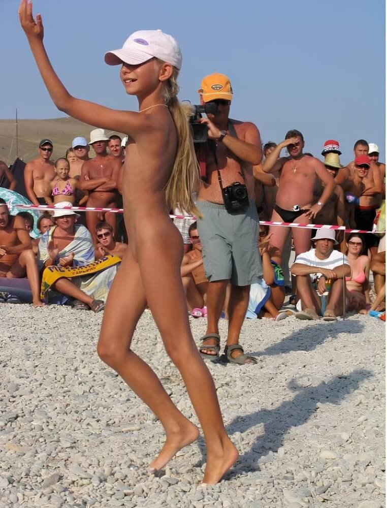 Holiday of the Neptune photos - Family naturism in European countries