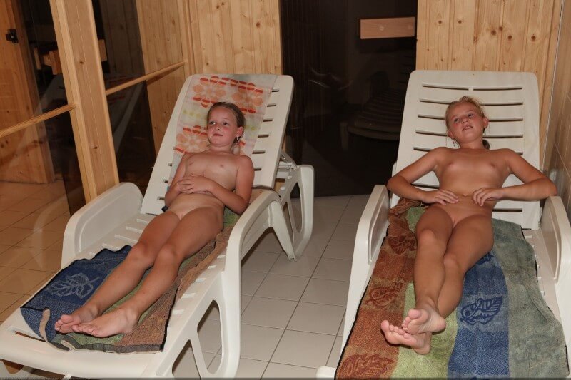 Record center relaxation photos - People come together in unity with nature to take off their clothes