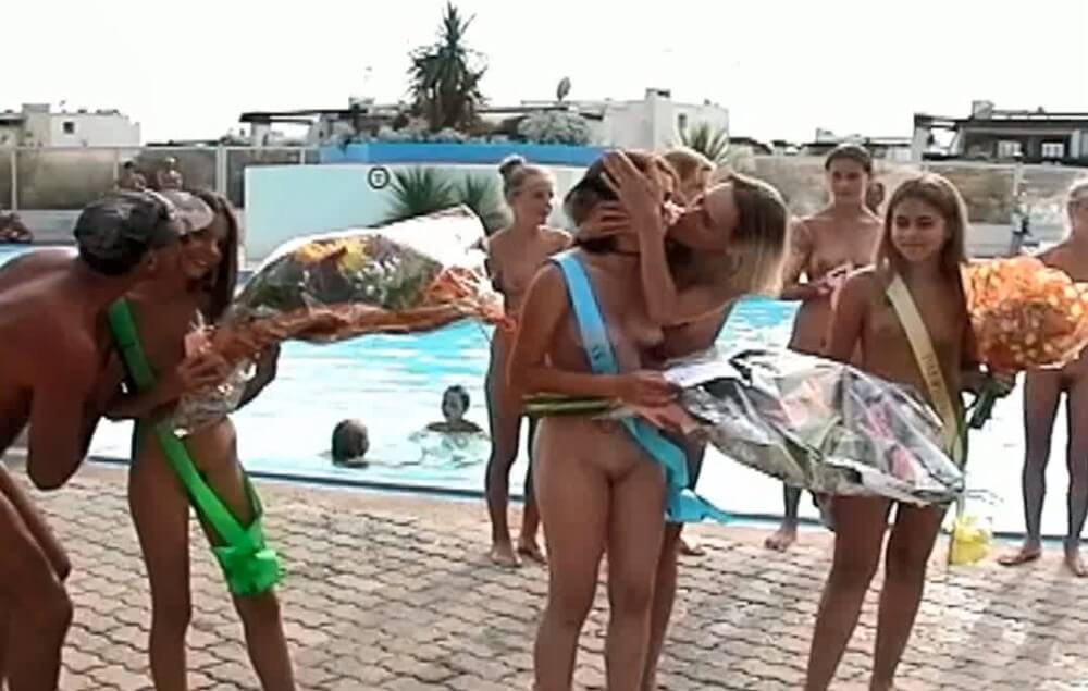 Nudist girls beauty contest video France - Sunat Natplus HD - Nudism helps improve health and boost self-confidence