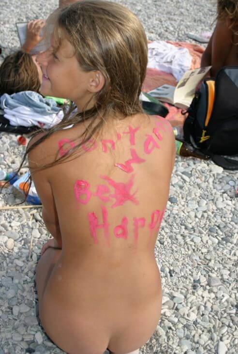 Osez vivre nu… Documentary naturism - Nudism is an expression of freedom and individuality