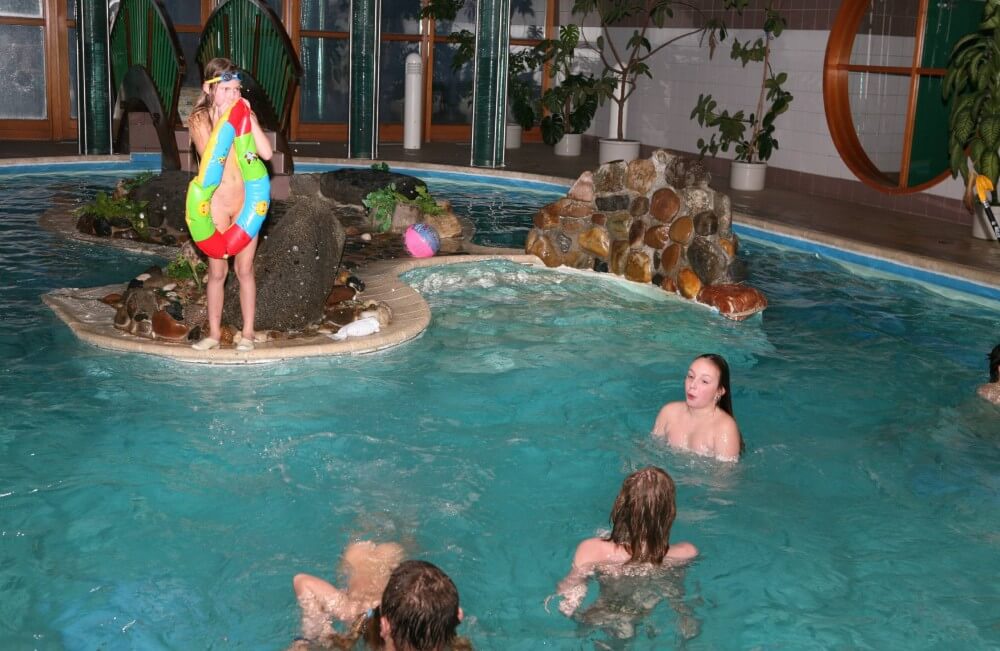 2010 Gym and Sauna gallery - The desire to connect with nature and be unclothed
