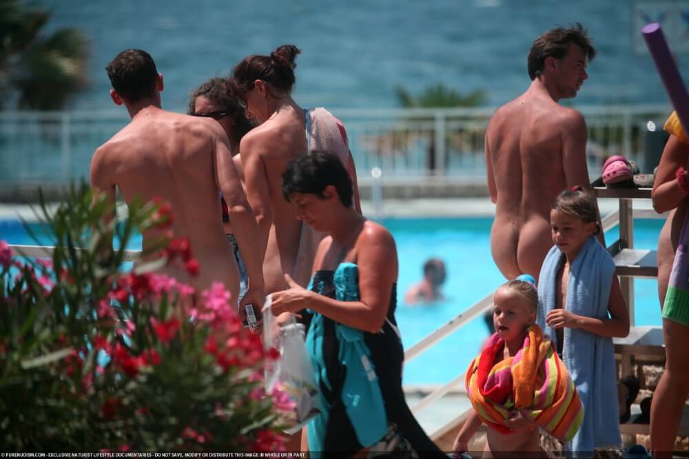 Naturism photo gallery # 66 - The True Golden Age of Naturism