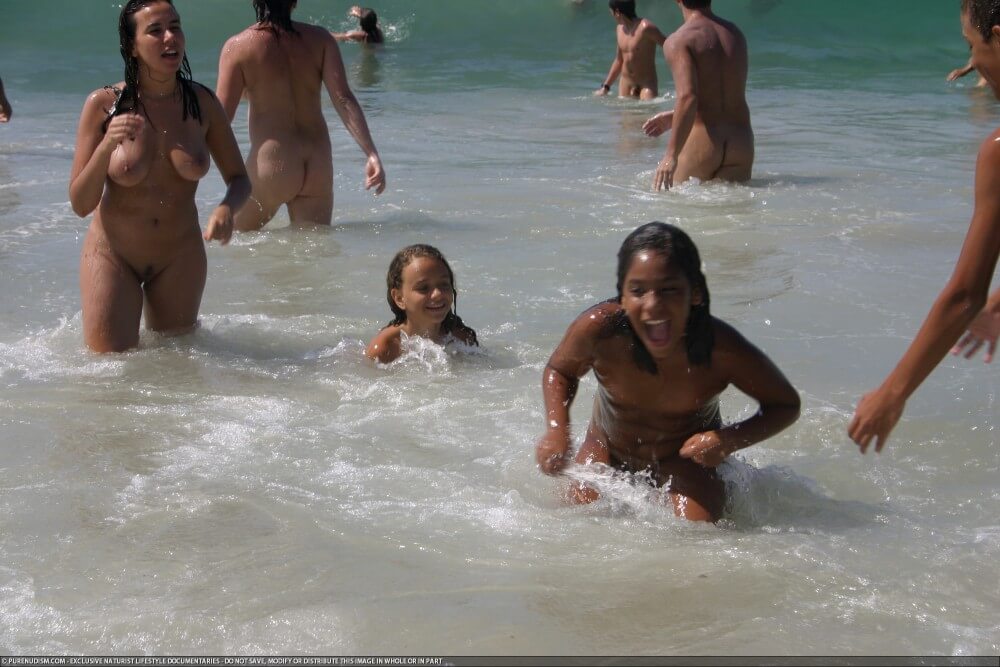 Brazil naturism photo set 4 - Naturism implies a life free of unnecessary problems